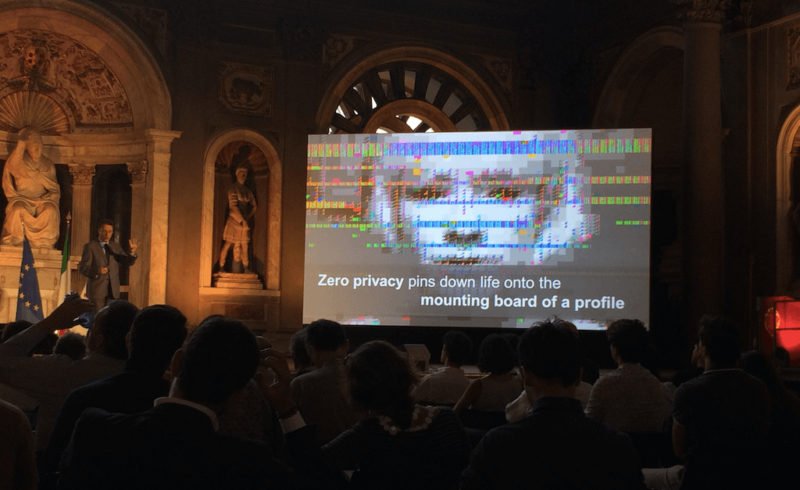 Luciano Floridi al Wired Next Fest: iperstoria, infosfera, relazione.